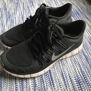 Black nike sneakers
